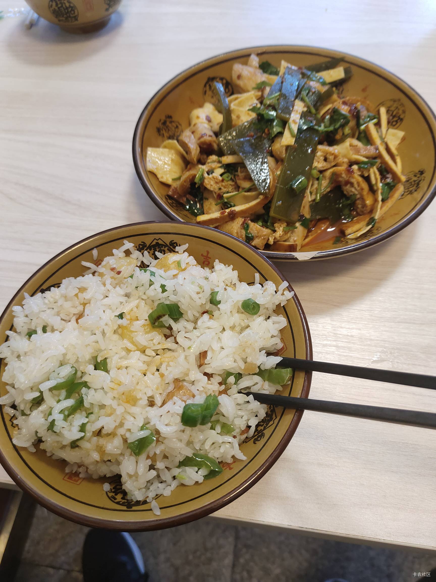 洋芋饭吃上瘾了，跑10多公里过来吃

10 / 作者:菲菲飞呀飞 / 