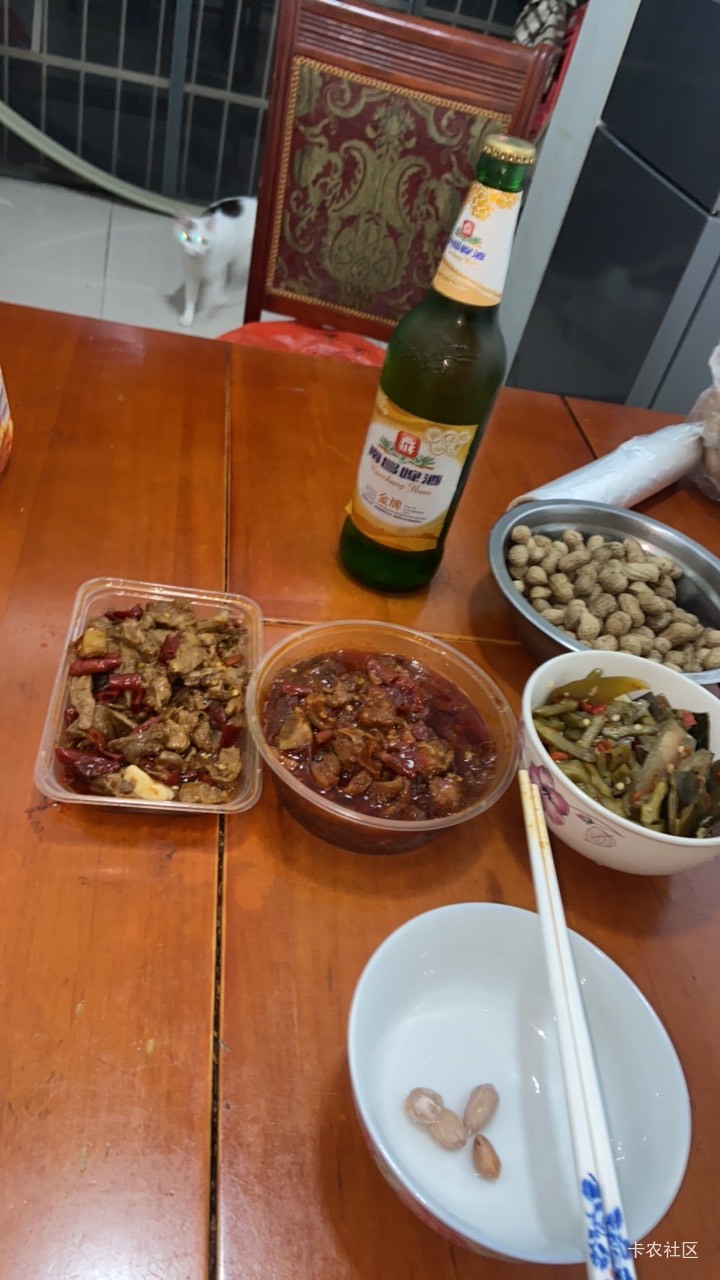 睡不着整一瓶才能睡得香

66 / 作者:我默默不说话呢 / 