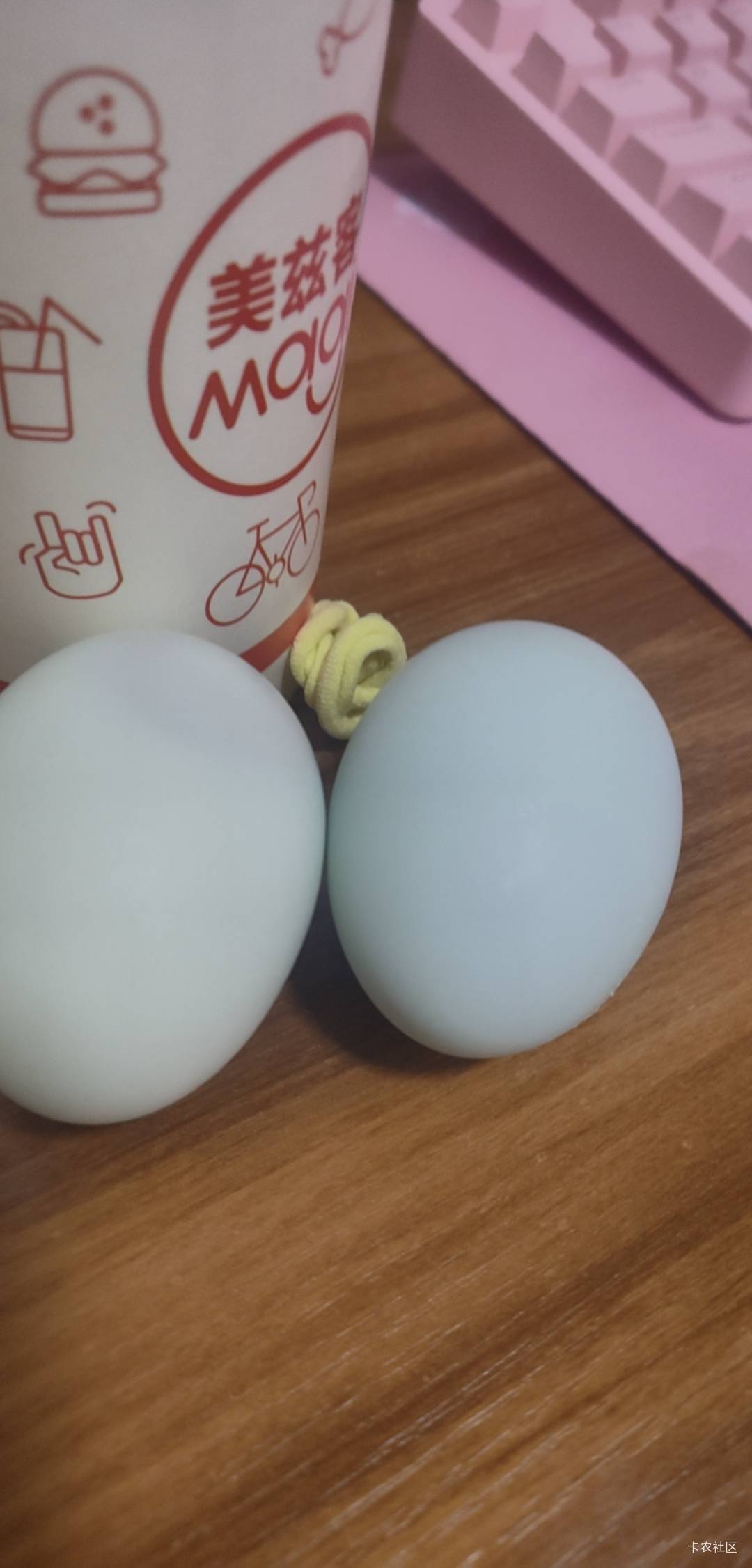 这两个蛋为啥颜色不一样

80 / 作者:無未dj / 