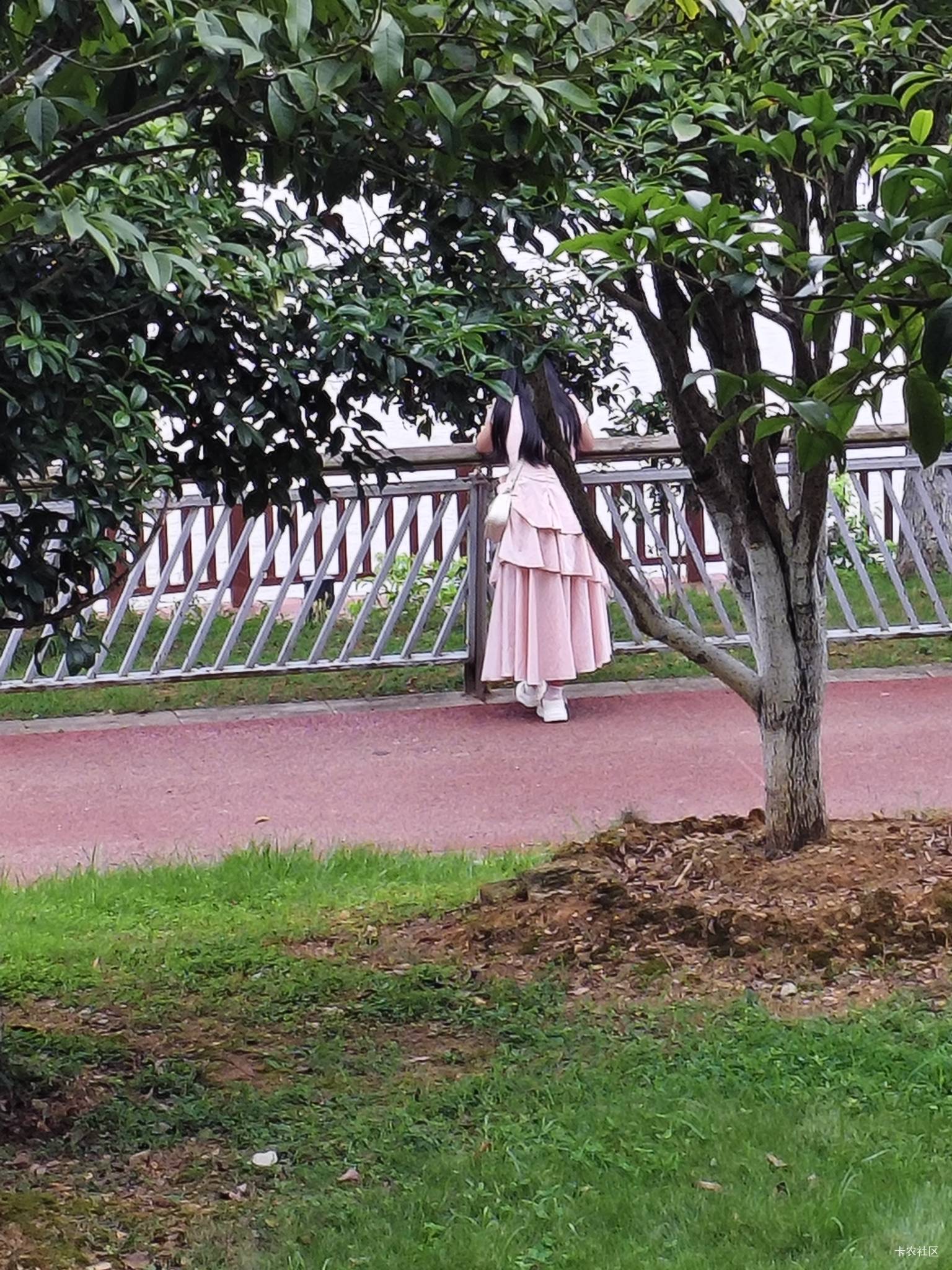 听说又有老哥买刮刮乐中了一百个……

22 / 作者:二娃宝妈 / 