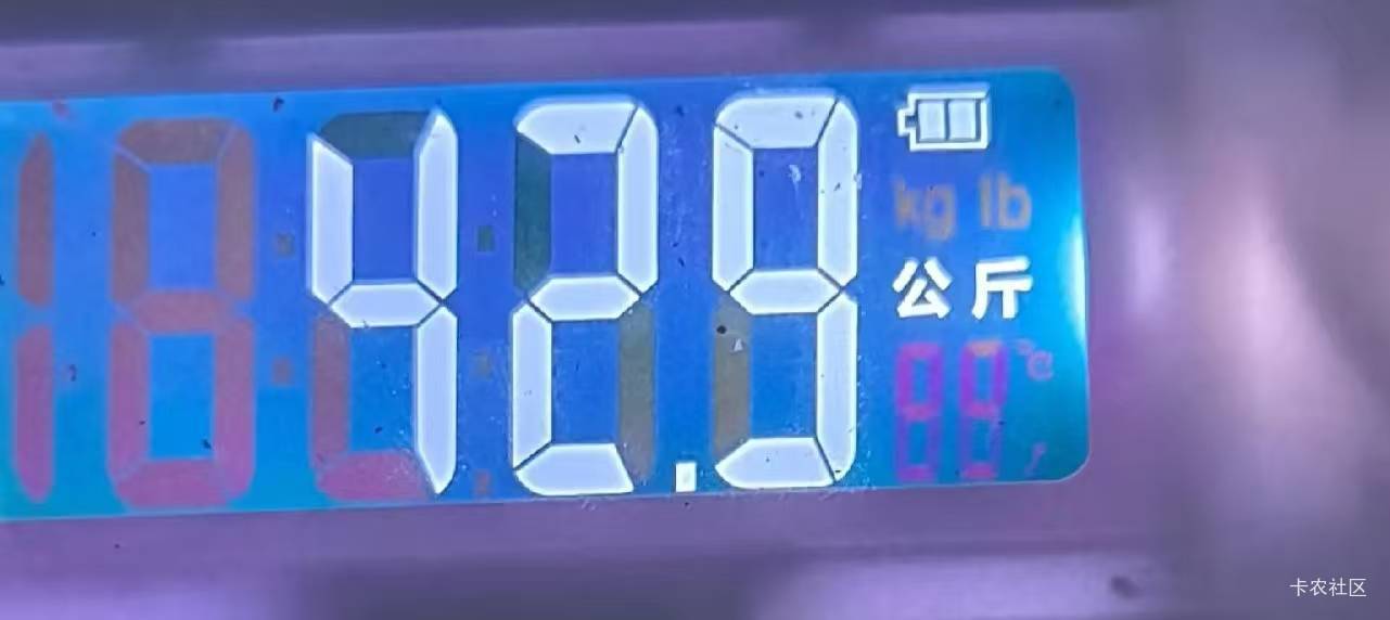 越来越瘦了 现在连骨头都能摸到了

52 / 作者:白衣卿相风 / 