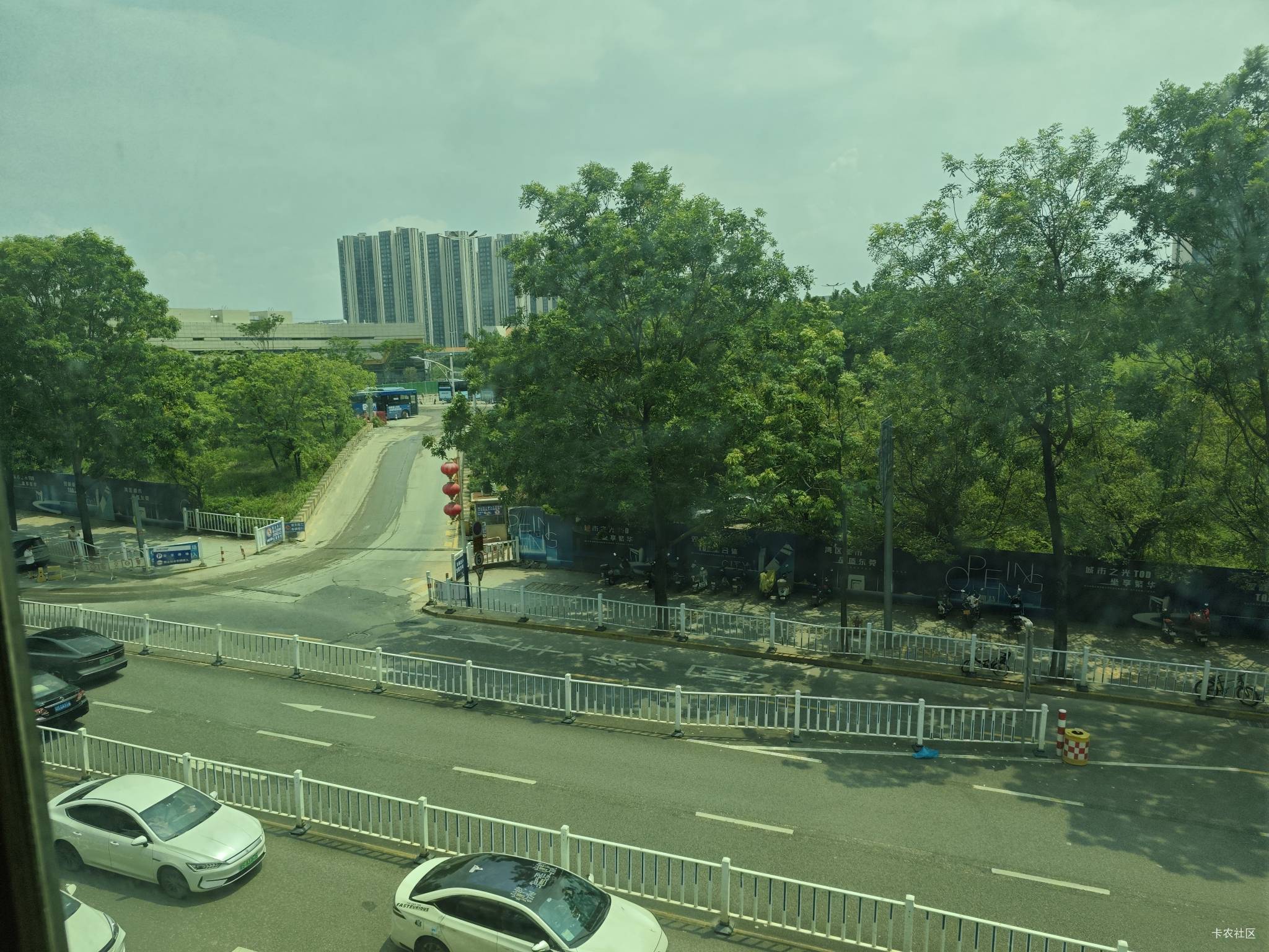有没有老哥在这边，出来一起抽烟

77 / 作者:夞蕤毂㝶 / 
