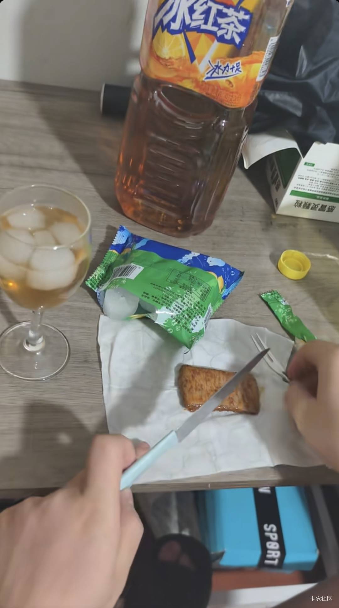 今天吃牛排喝红酒

19 / 作者:酷奇57 / 