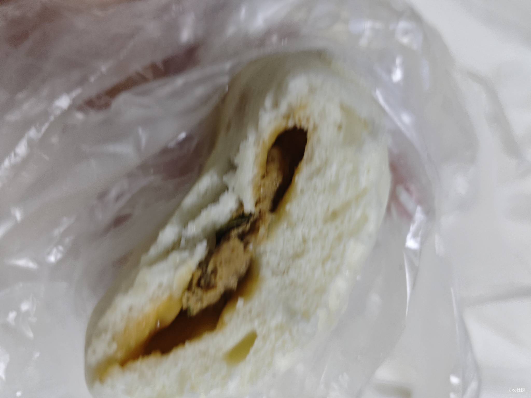 早上买的肉包吃不完，都丢lj桶了刚刚又捡回来吃，饿的不行了吃完就睡

45 / 作者:夞蕤毂㝶 / 