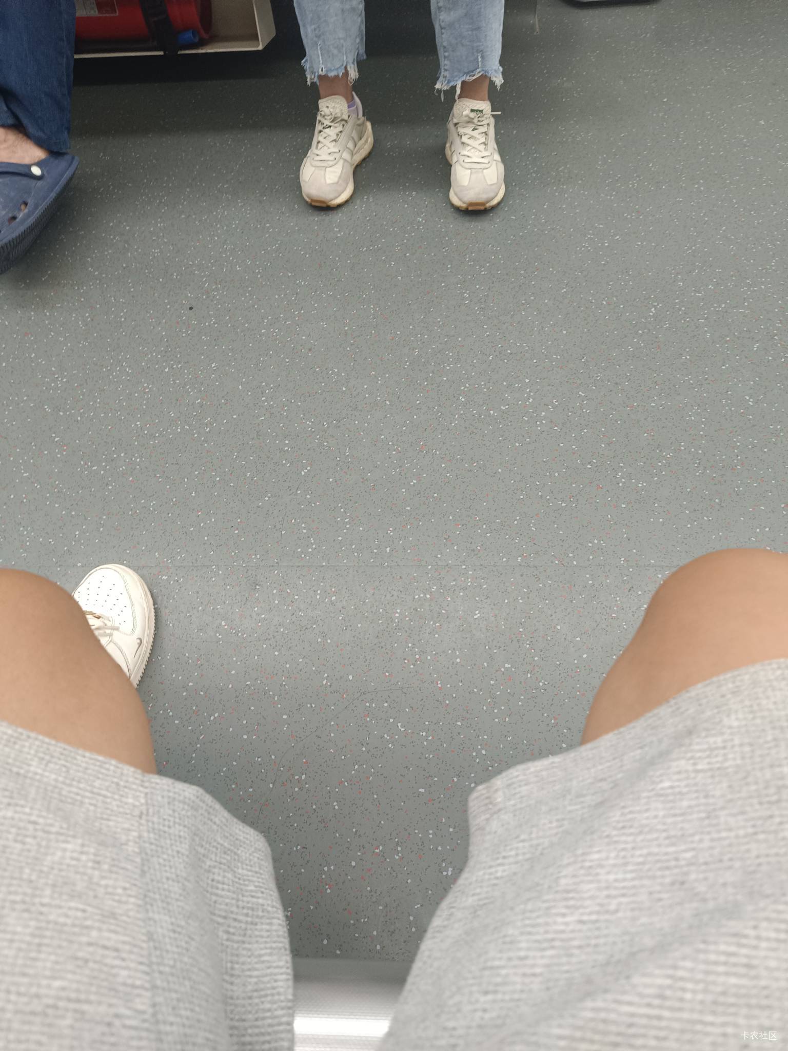 为啥女人的鞋那么干净？



93 / 作者:开弓没有回头箭 / 