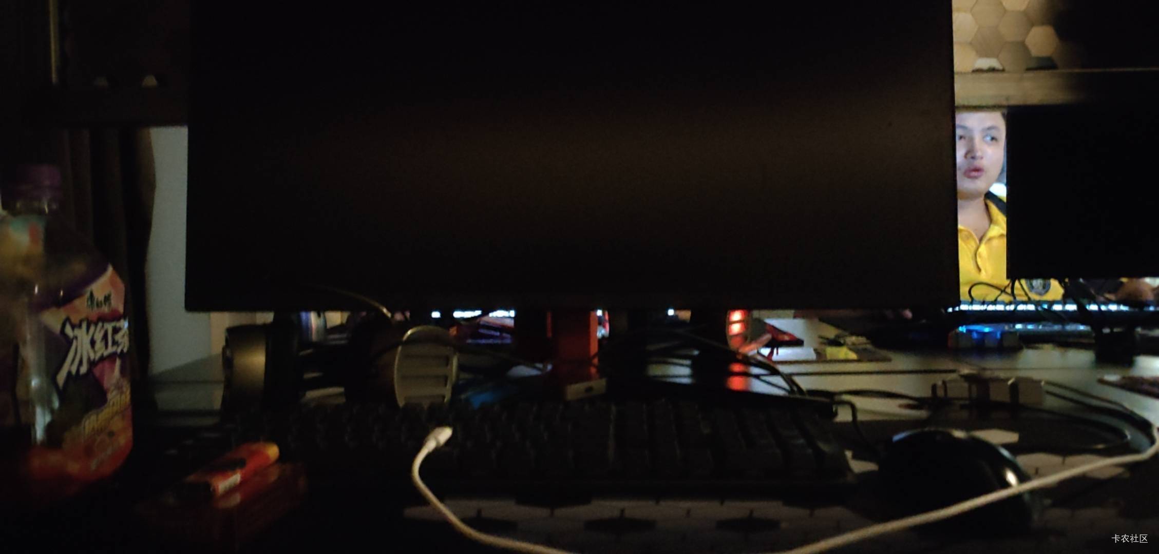 好累了啊，挂壁在网吧分币没有


17 / 作者:奕辰 / 