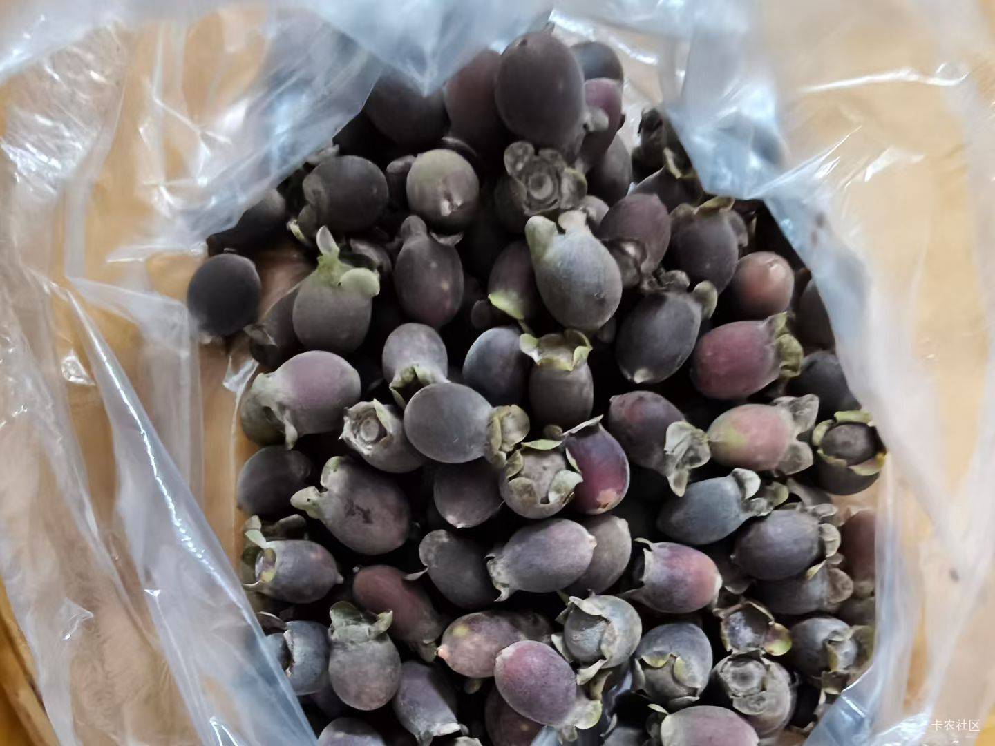 刚才下班，跟一个广东本地阿婆买了这个东西，甜甜的！还挺好吃！



60 / 作者:快马逐光 / 