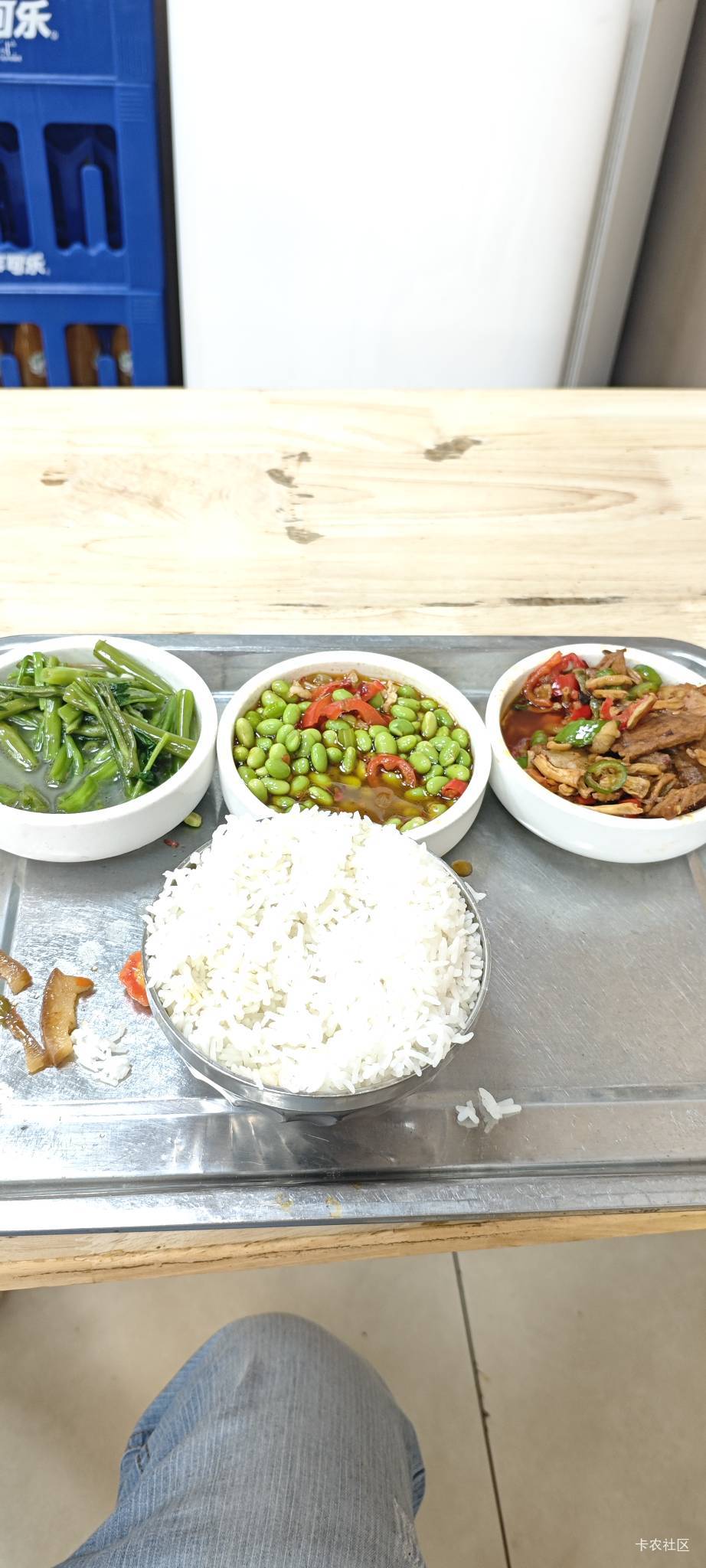 开饭，饿的有点反胃了

99 / 作者:卡农豆包 / 