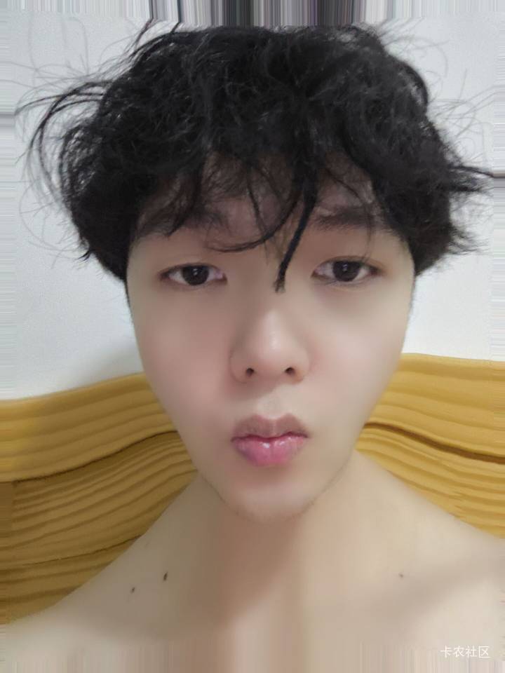 刚洗了澡美美的自拍二张，原相机无美颜氛围感小奶狗男大帅哥


78 / 作者:ㅤ林余赚钱 / 