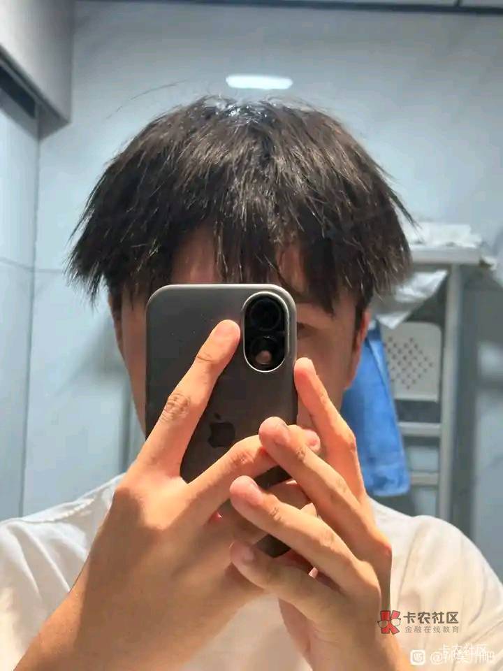 怀念以前大家保险无限打螺丝的时候，被拉黑的估计就是那个时候打螺丝了。台灯666还记1 / 作者:下岭贝瘫痪老哥 / 