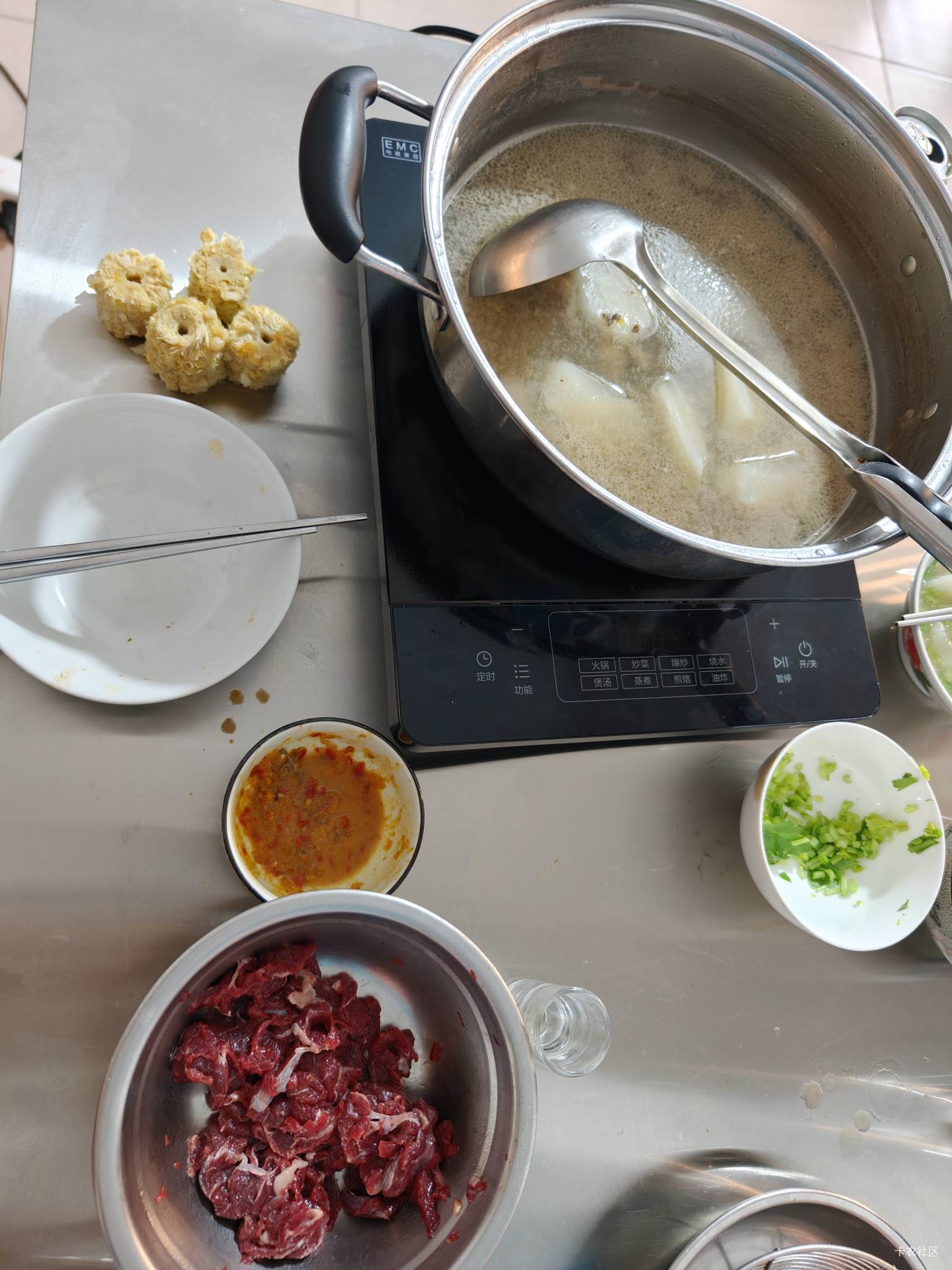 孤独人吃牛肉

12 / 作者:神孙策 / 