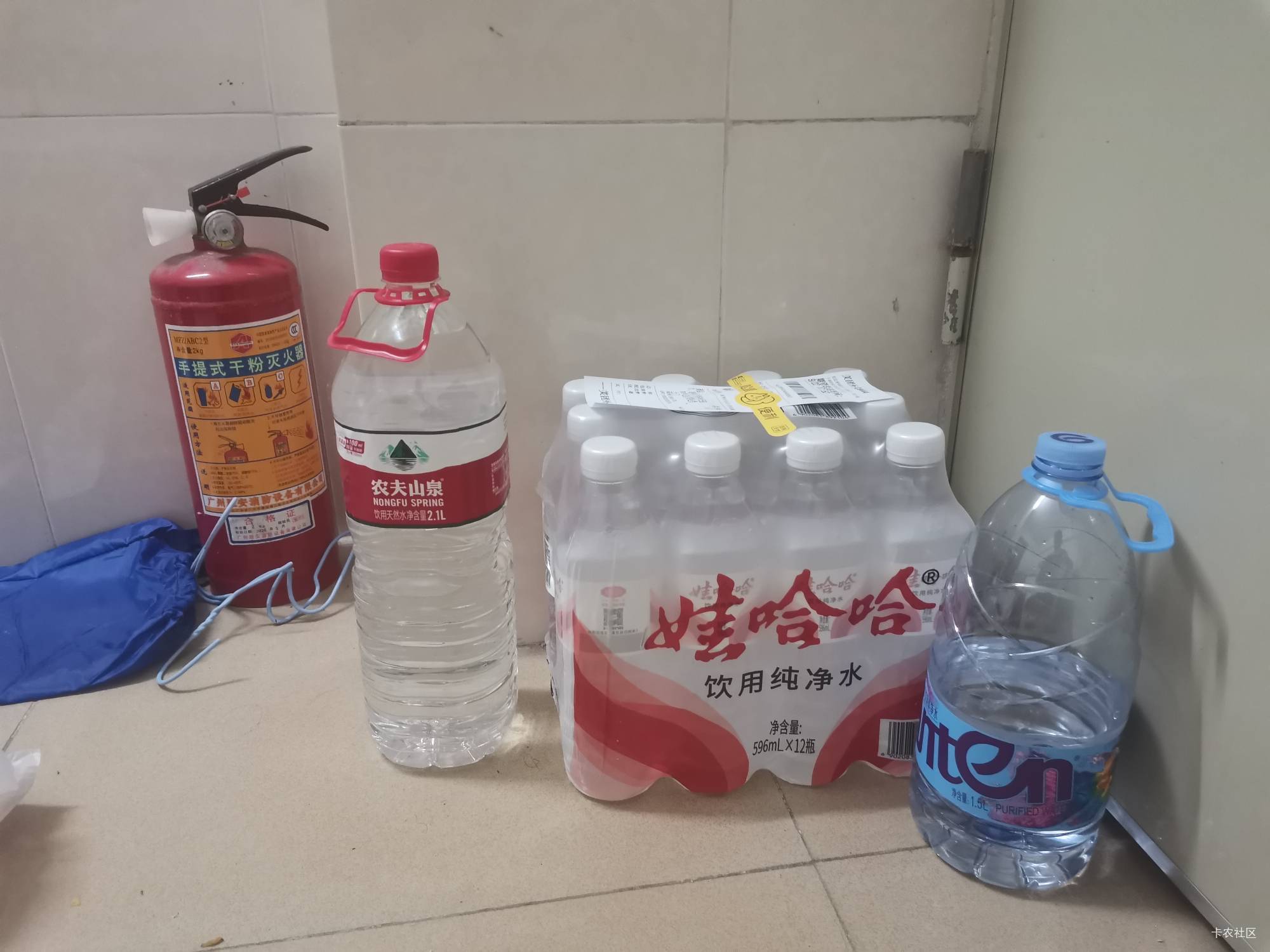 最强台风要来了，老哥多备点吃的吧，我刚买东西回来
22 / 作者:日。。 / 