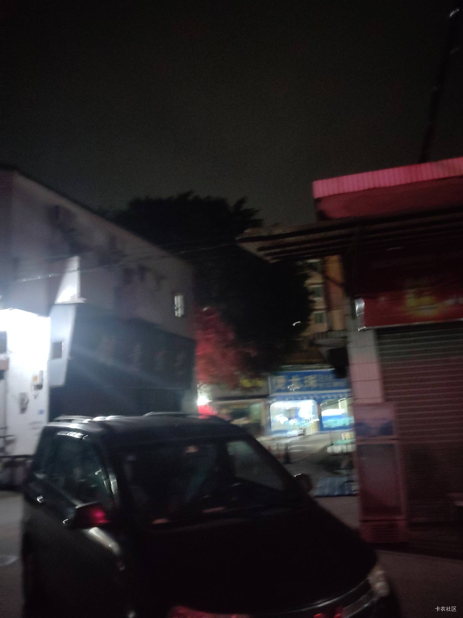 根本没风，太夸张了，外卖都没得跑了

58 / 作者:陆羽 / 