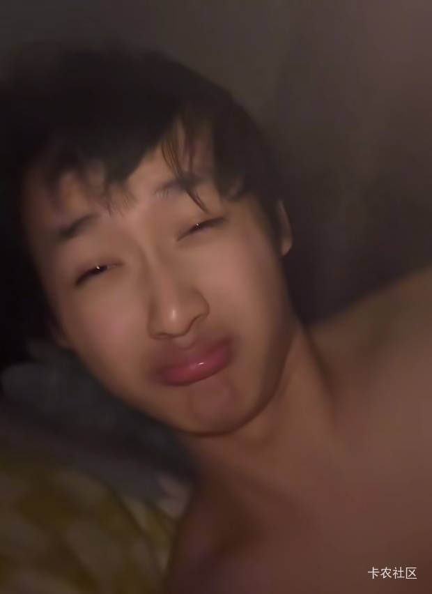 说好的一起当挂壁仔，你怎么偷偷中了苹果17眼红了
40 / 作者:圭円 / 