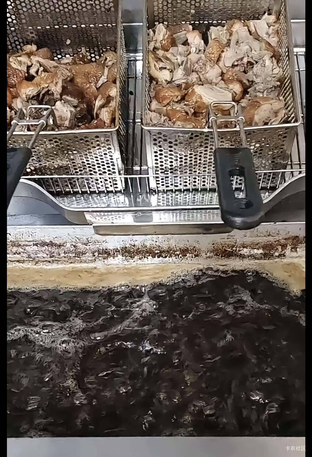 吃烤鸭的老哥有福了，特别是晚上还能点烤鸭的美滋滋


35 / 作者:酷奇57 / 
