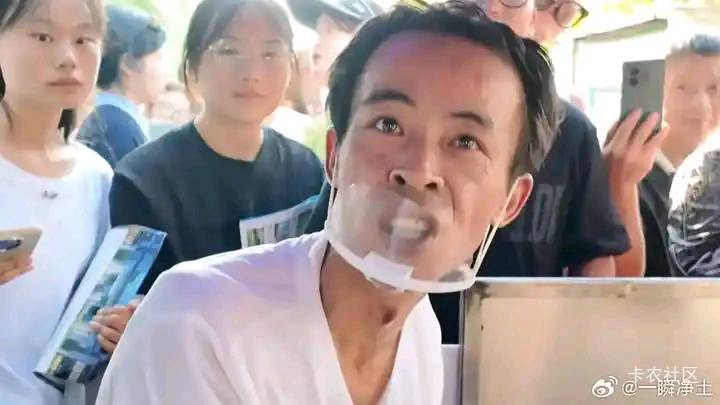 抖音为什么要炒作这个鸡排哥？一天到晚上热搜

34 / 作者:好好做个卡农人 / 