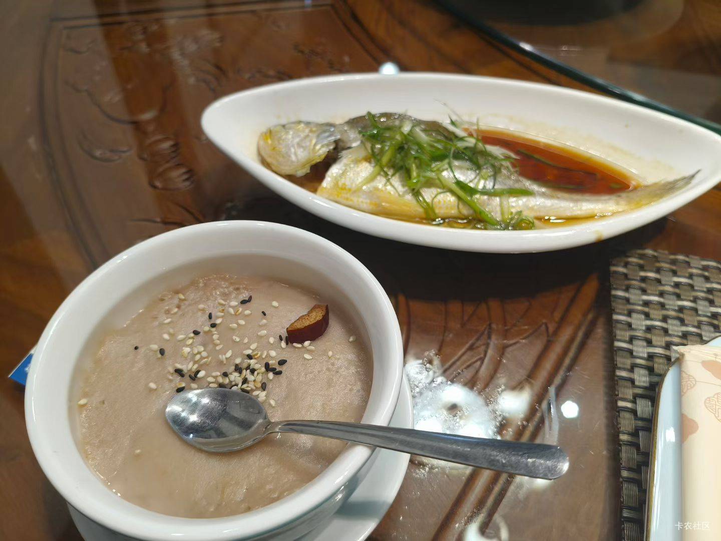 吃饭了





86 / 作者:白衣卿相风 / 