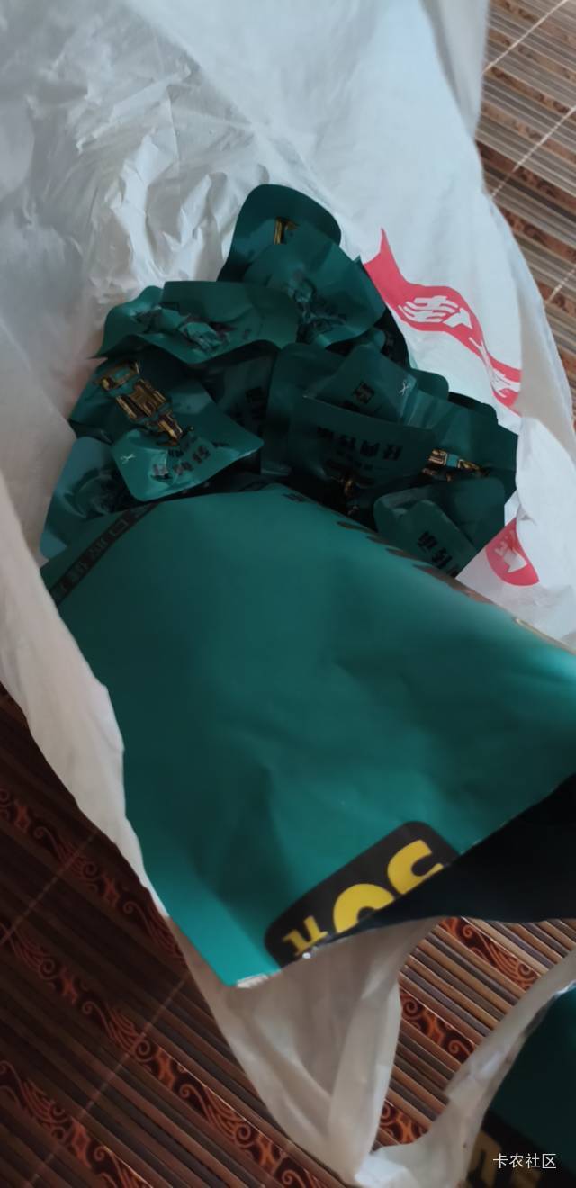 两袋50的口味王，还有一个月过期了，有没有塘厦的老哥爱吃槟榔的，过来拿，田心

18 / 作者:那个女孩呀 / 