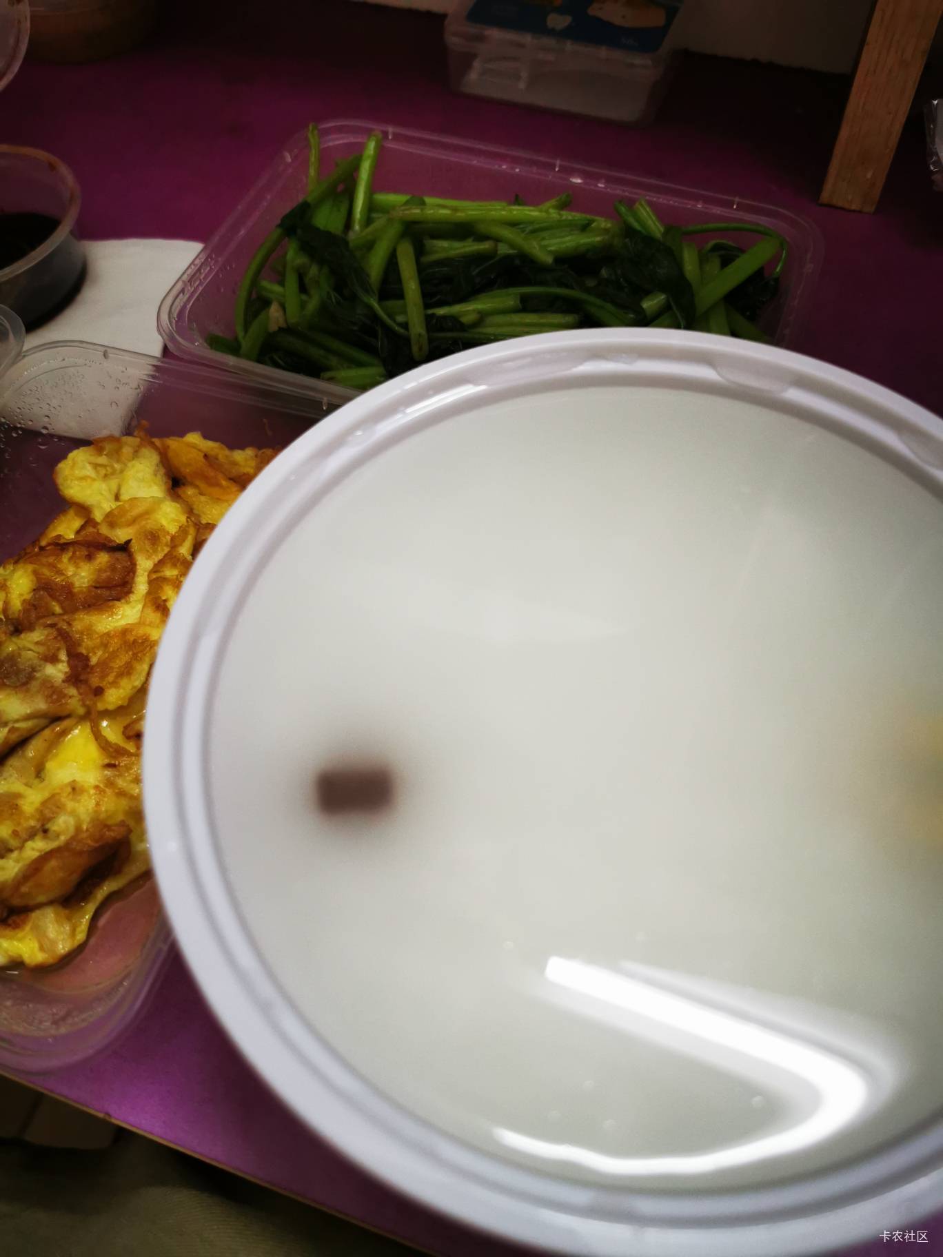 深工永黑是陈楚生啊，本来今天晚餐应该是烧坤配百威的，现在好了，白粥配榨菜

47 / 作者:阿生的故事 / 