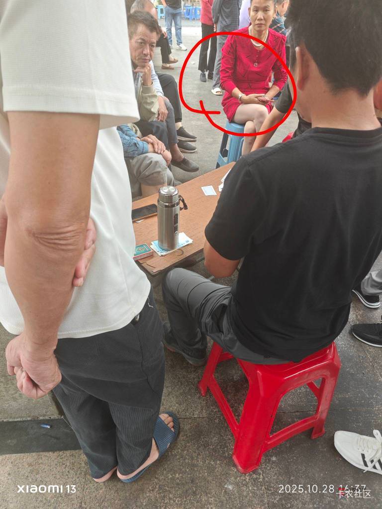 街头 豪华赌局 谁与争锋


8 / 作者:努力努力再努力2 / 