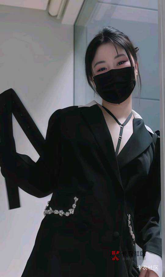 移动流量还有11个g，给我坚持到半夜12点过年就好了，流量复位，该说不说，移动流量跑70 / 作者:瘸腿仙狐蓝雨亮 / 