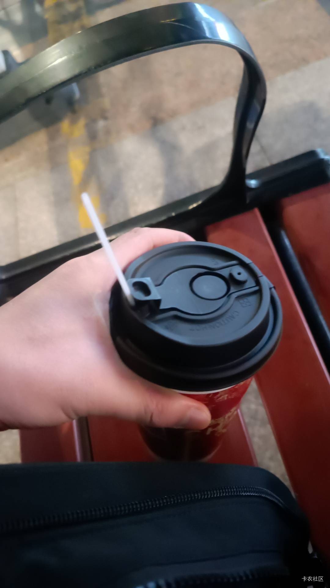 今天老哥发的美团霸王茶姬，鱼上面一天没有卖出去，自己喝了，48岁，第一次喝霸王茶姬24 / 作者:努力努力再努力2 / 