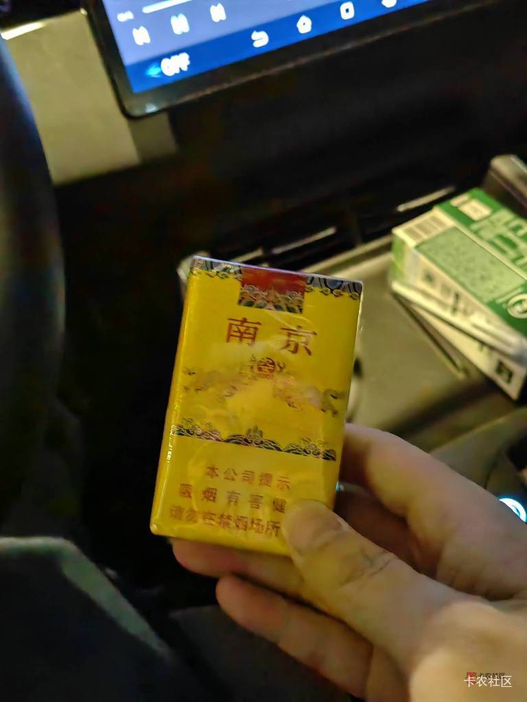 老哥们，联通黑名单，我还能去营业厅补卡吗？卡用久了有点接触不良。

99 / 作者:呔.吃我一锤 / 