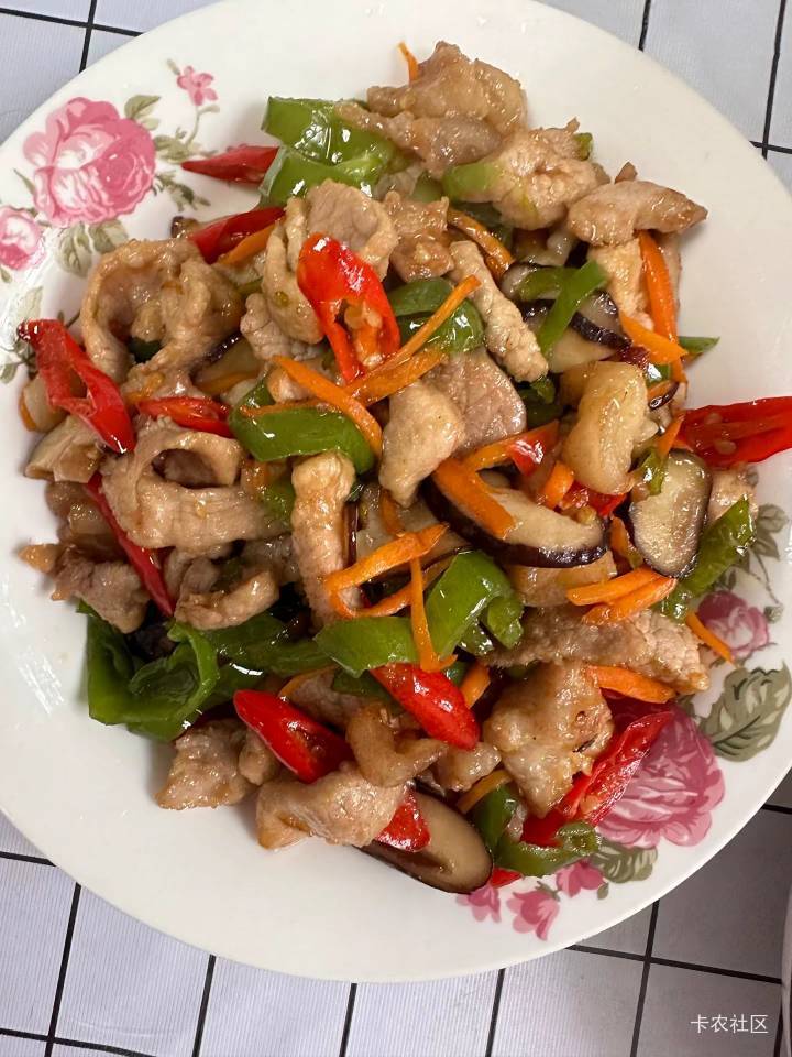 早上突然没电了，弄的七点多才睡，一觉醒来都十二点了，随随便便弄了个菜，一个人刚好90 / 作者:秋萤 / 