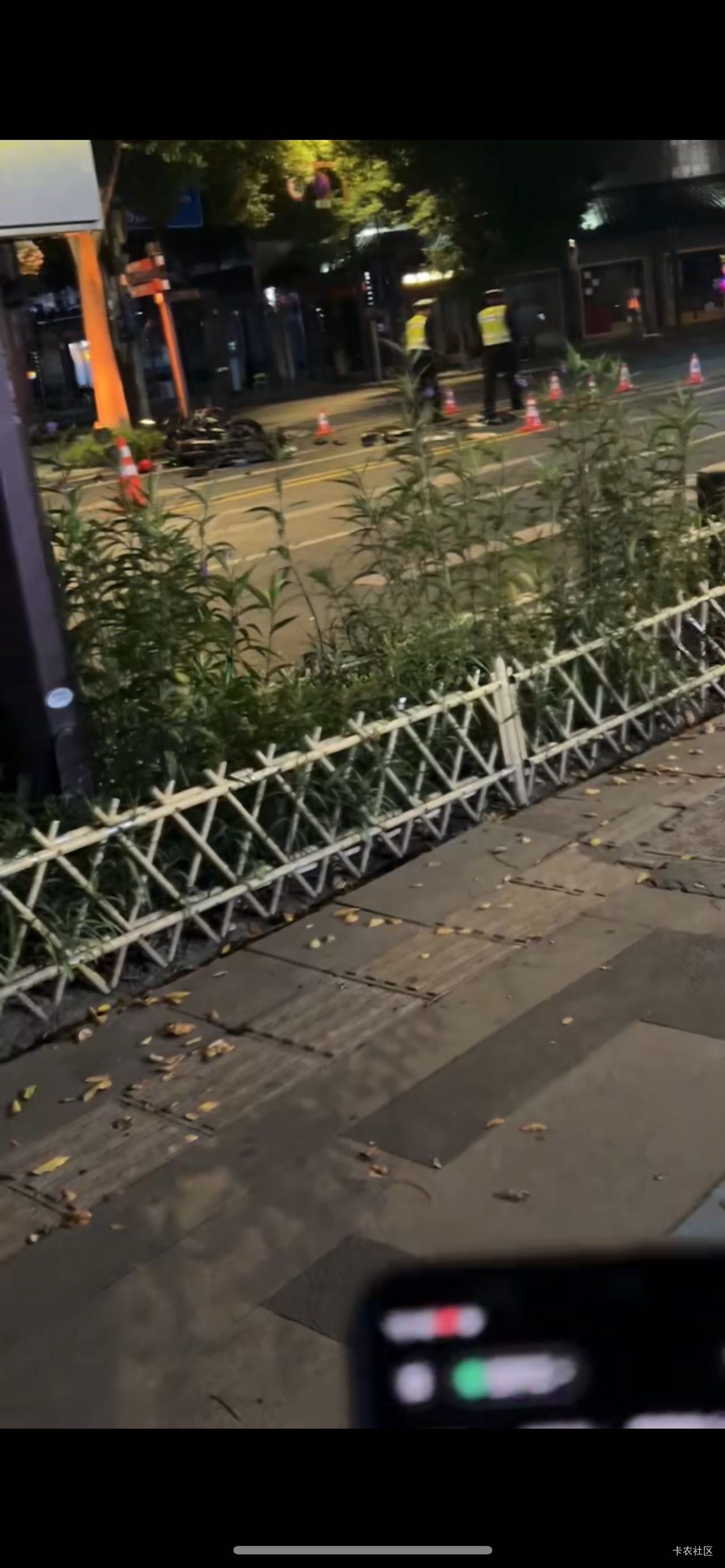 又一小哥倒下了

22 / 作者:想上岸。。 / 