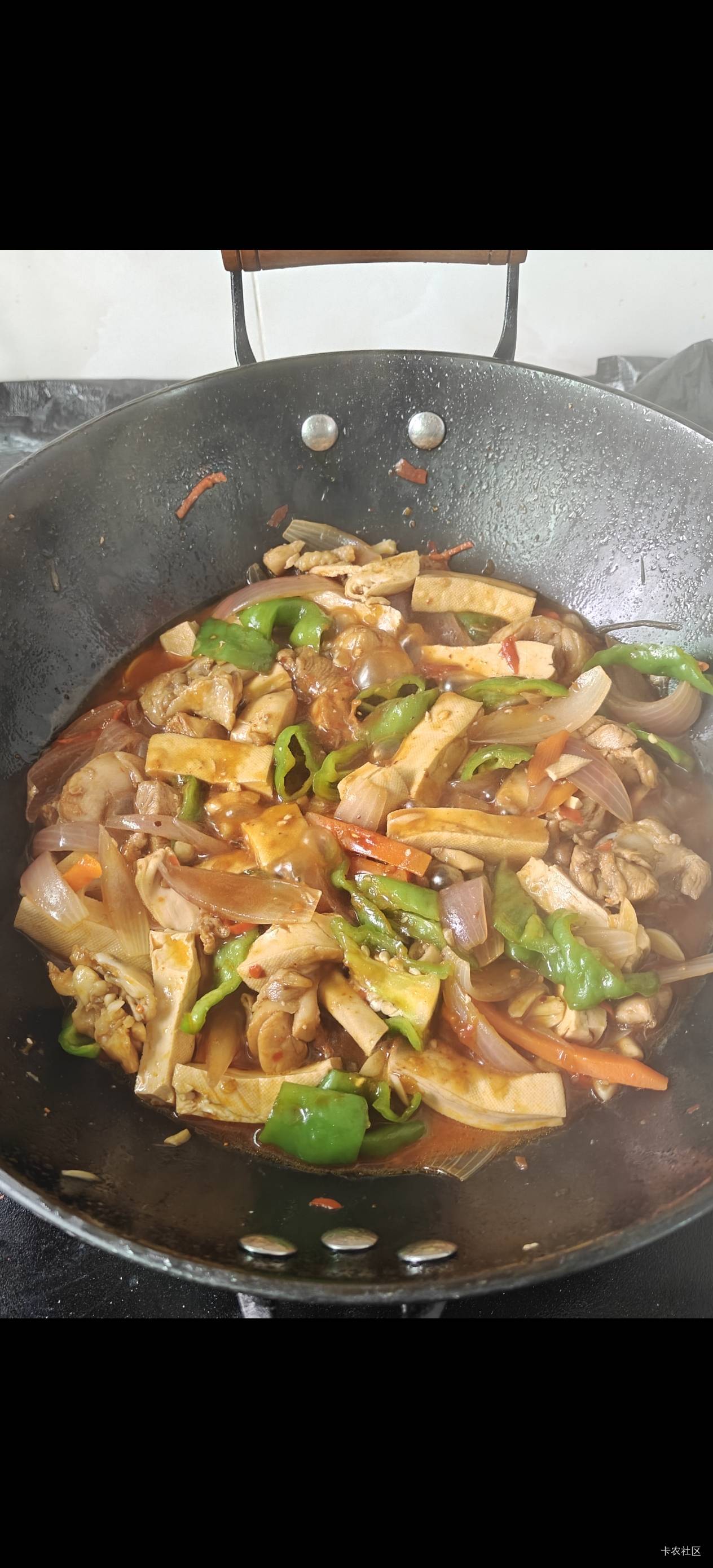 做的最完美的一次黄焖鸡，咸度适中，鸡肉不柴，配菜加入是时候也刚刚好，这种感觉真好78 / 作者:戒为良药 / 