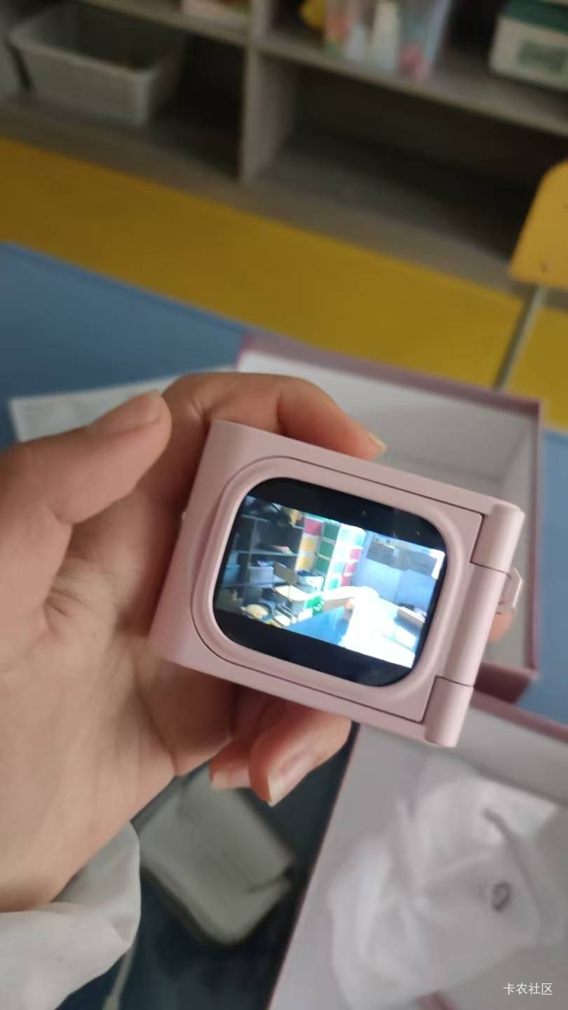 两百多买的耳机，还能看小说拍照，主要是看起来好可爱啊（不然都不会买了），就是音质90 / 作者:秋萤 / 