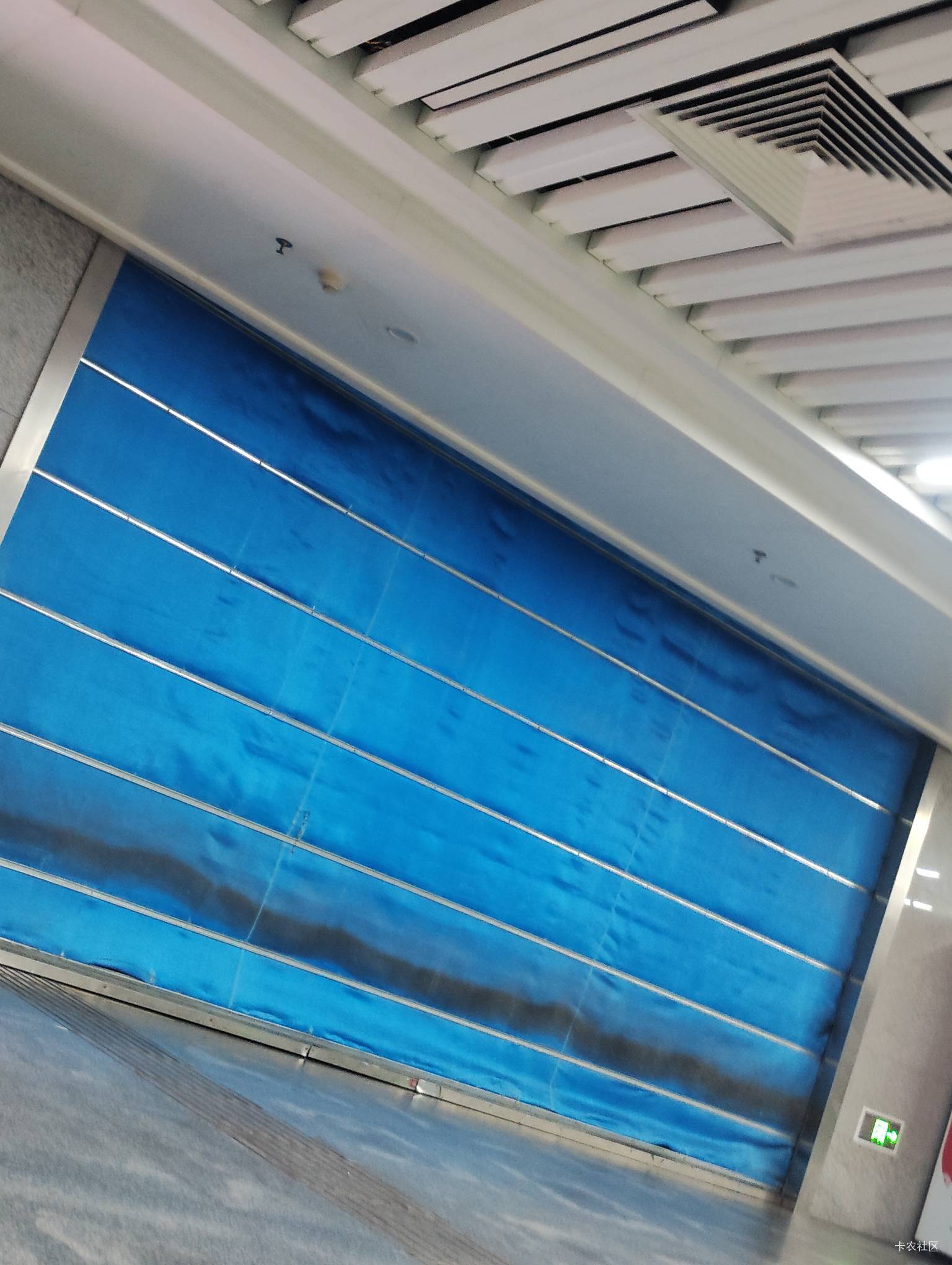 呜呜呜火车晚点导致我现在才到猴子王跟我一起流落街头了。今天晚上就在外面住了。

97 / 作者:猴子乖宝宝 / 