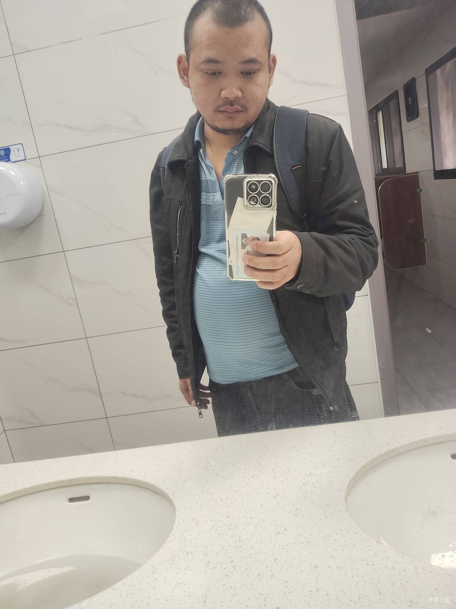 像基佬吗？

94 / 作者:陆羽 / 