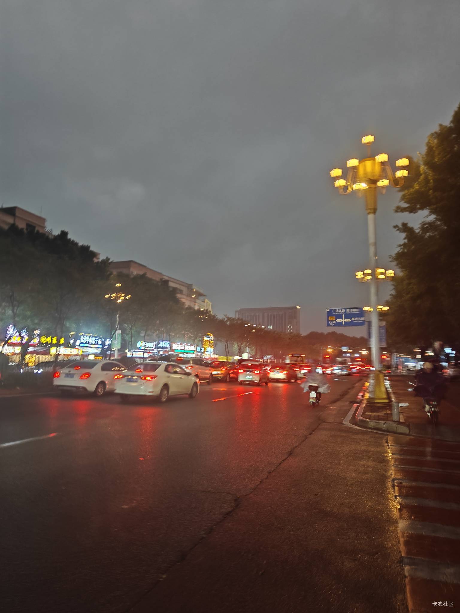 下雨不爱打伞

83 / 作者:独处此心光明。 / 