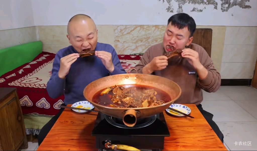 天天看大东吃肉

83 / 作者:麦迪666 / 