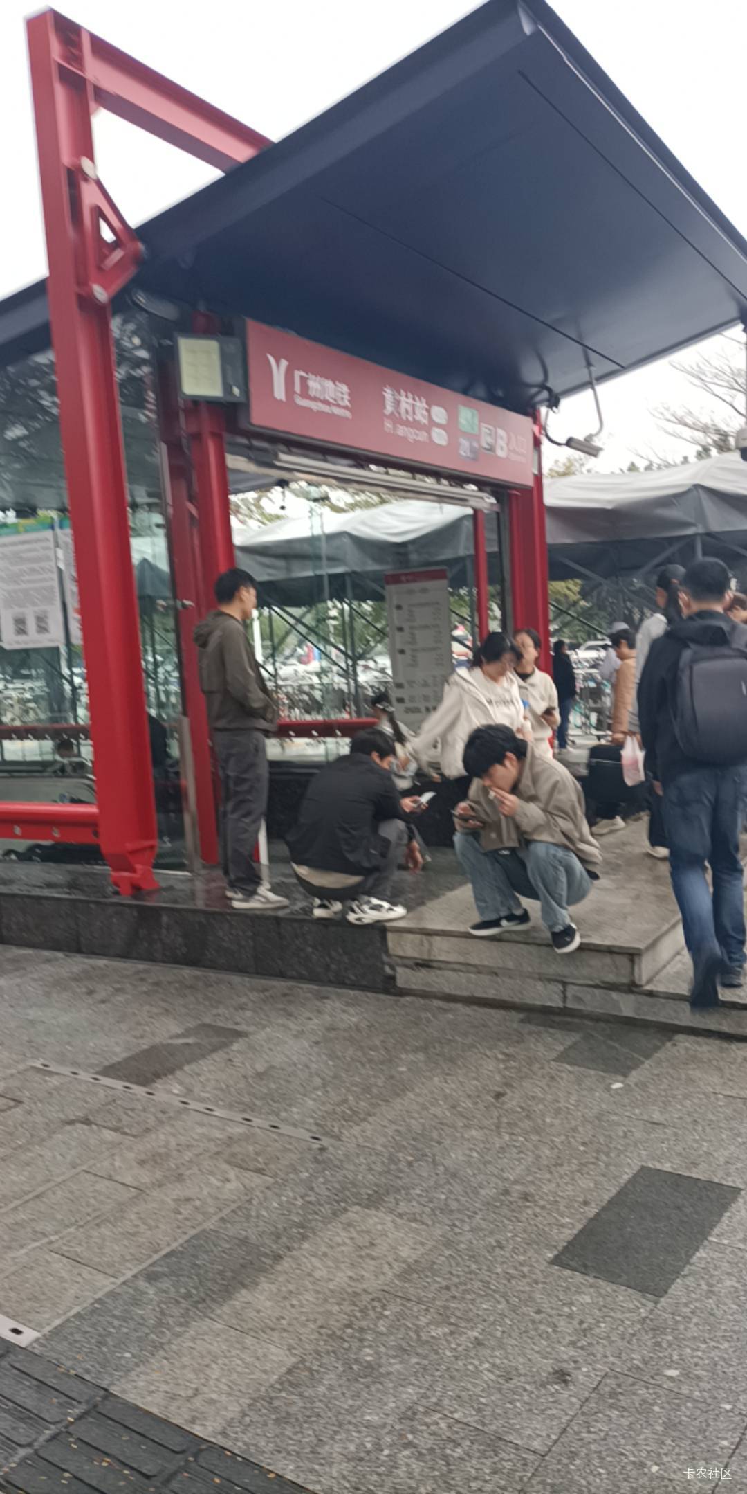 老哥们冷啊 昨天出来的时候不冷 今天我这样要回去 感觉大街上就我这样穿

54 / 作者:爆炸老哥在线ki / 