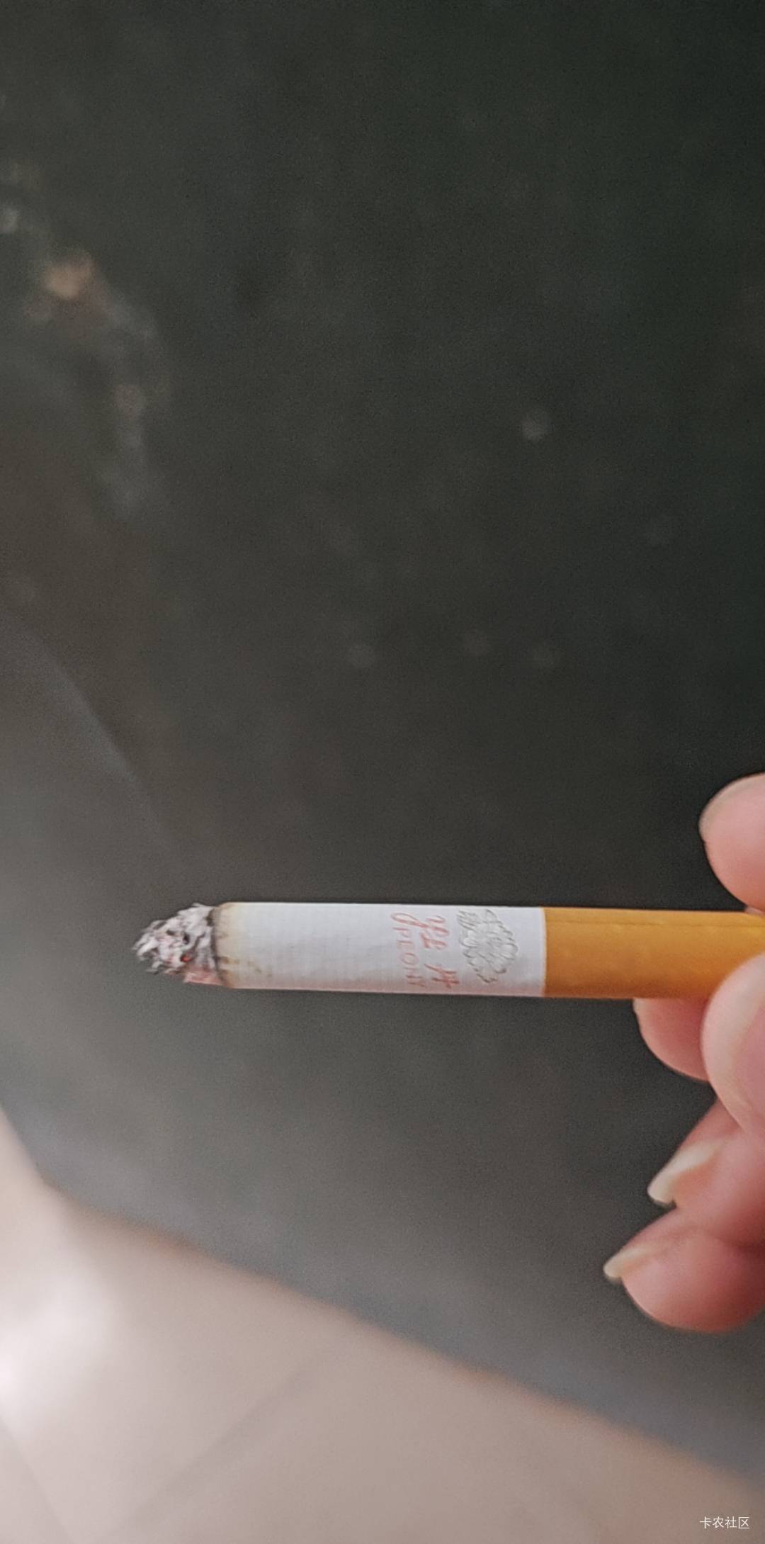 昨天看到老哥发口粮今天买了一包，19一包，抽起来确实不错


16 / 作者:疯狂的我 / 