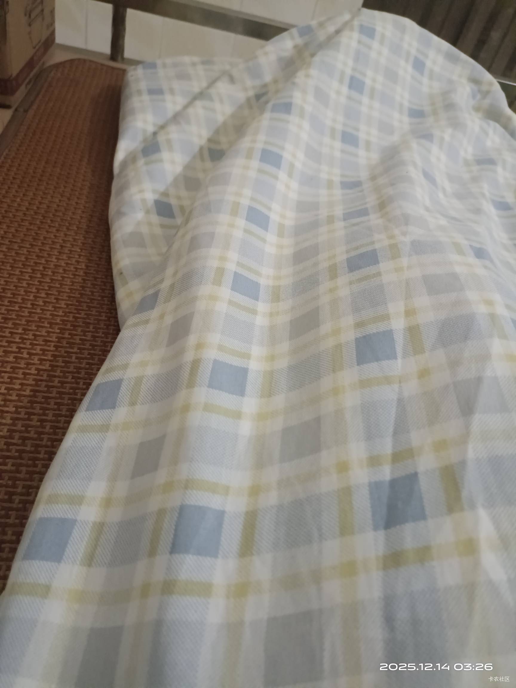 挂壁仔过冬方式凉席＋被子一半盖一半垫

49 / 作者:大荒 / 