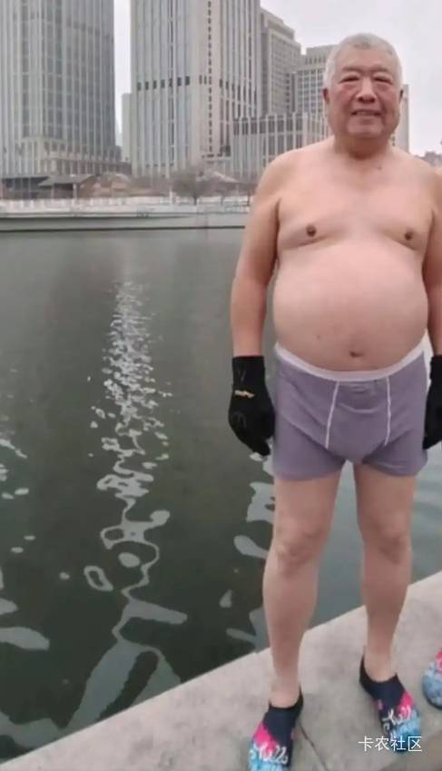 我今年58岁了，进厂说我年纪太大了不要我，保安说我个子太矮，而且太肥了。干外卖不会46 / 作者:熹贵妃回宫 / 