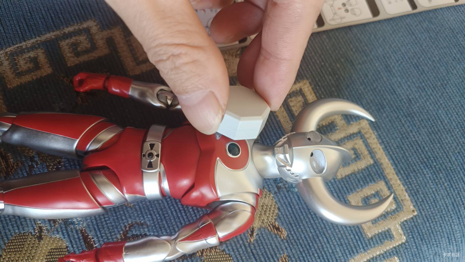 奥特曼到了，不会发光

16 / 作者:屁兜 / 