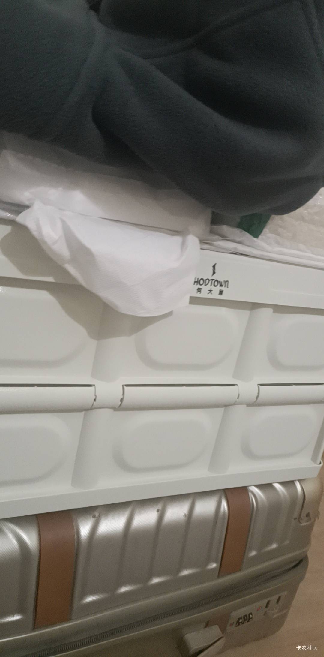 西藏银行中了个箱子

7 / 作者:大荒 / 