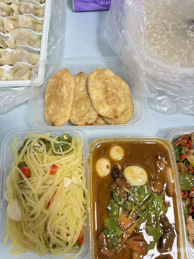 冬至了吃点好的 吃一顿一百的 和女朋友两个人

54 / 作者:唉唉唉131 / 