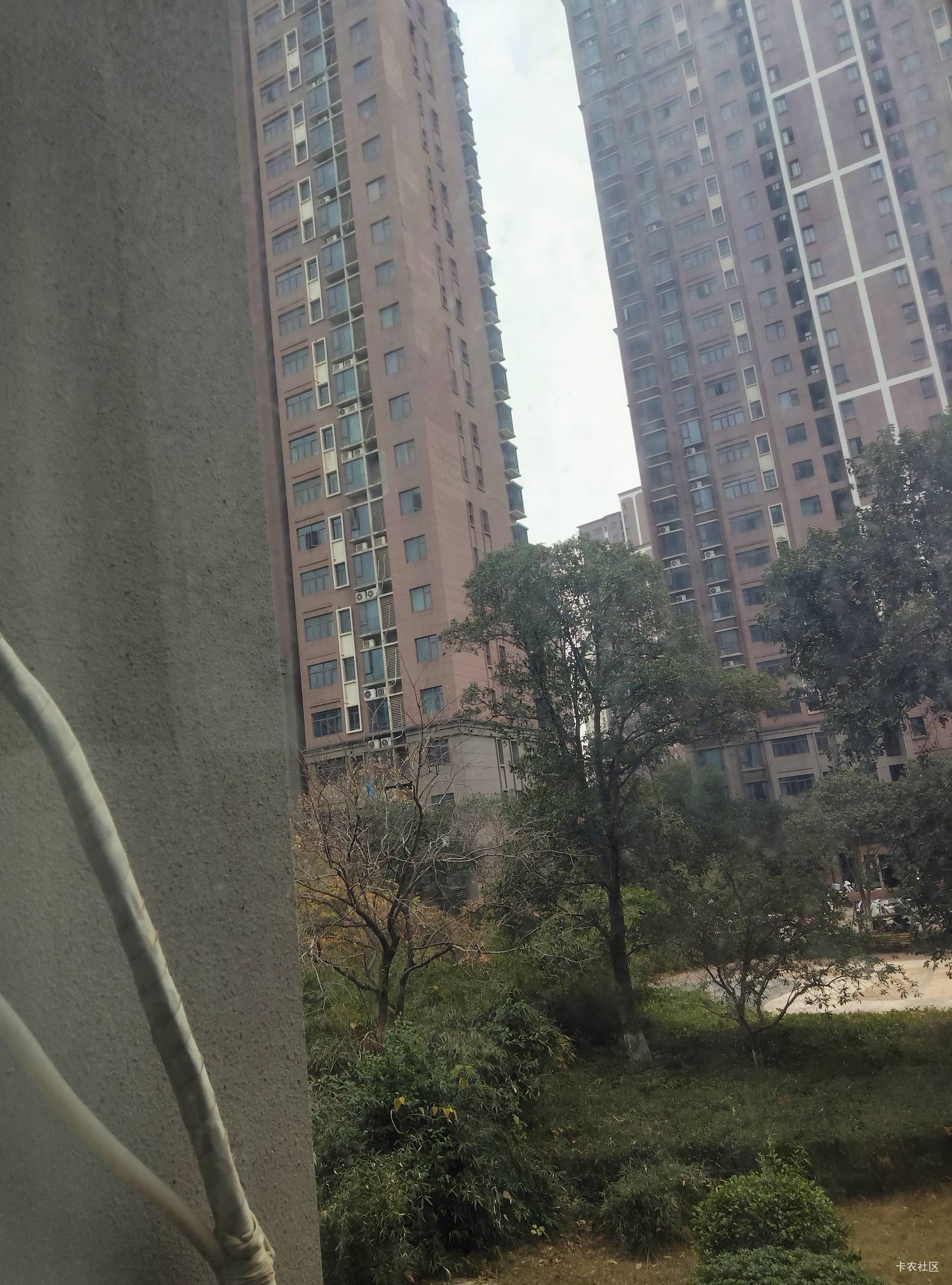 今天若是无毛的话我就去逛商场了






75 / 作者:不伦不类很正经 / 