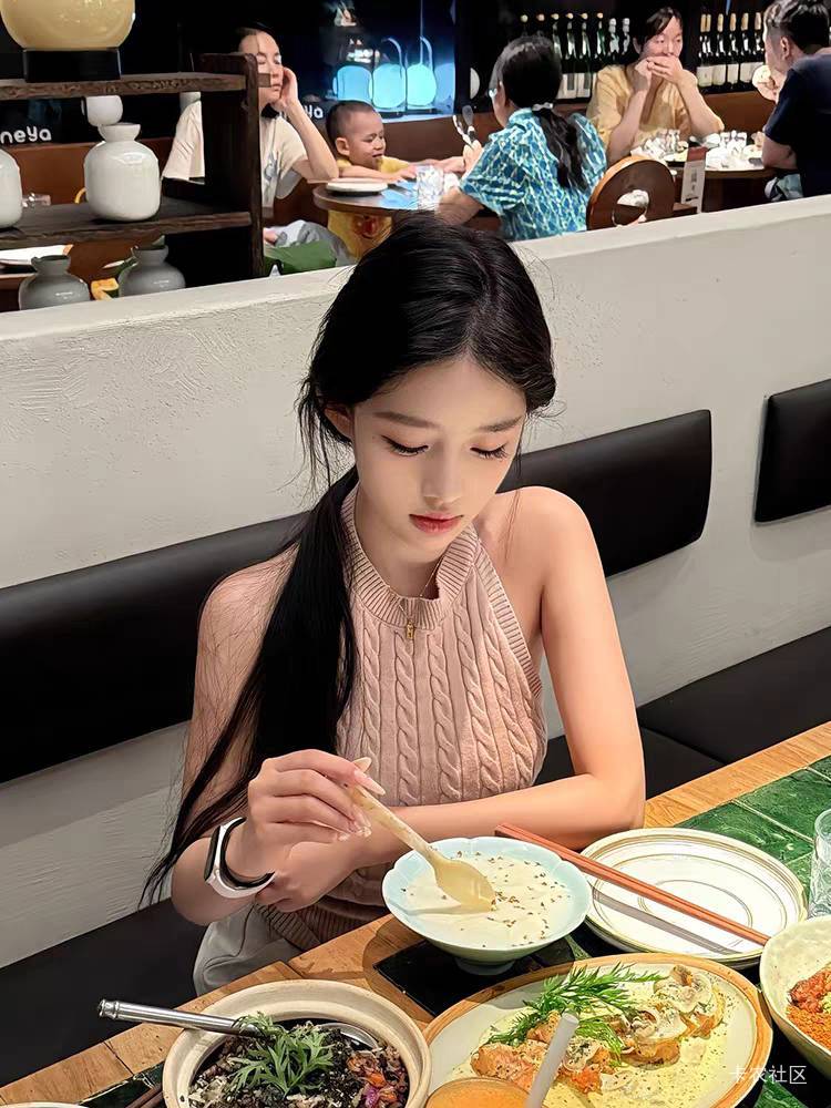 在和女朋友吃饭，等会用碰一碰分几次付款会不会丢脸

0 / 作者:巴斯特的歌谣 / 