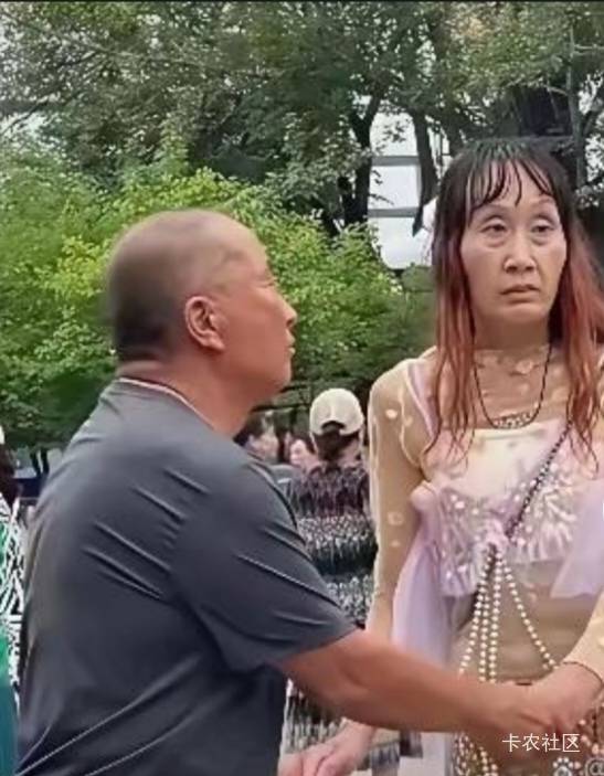 是的，别人的生活就是这样，看着很美好，实则一地鸡毛。


50 / 作者:不走闲鱼就被骗 / 