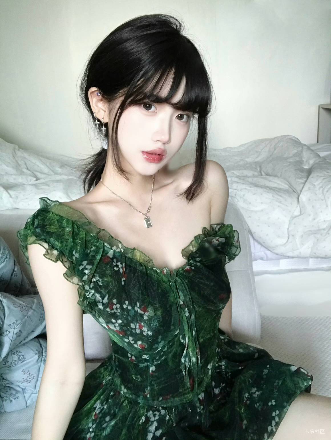 老哥们发帖就发帖别带图 本来就没毛没钱买买营养了
2 / 作者:巴斯特的歌谣 / 