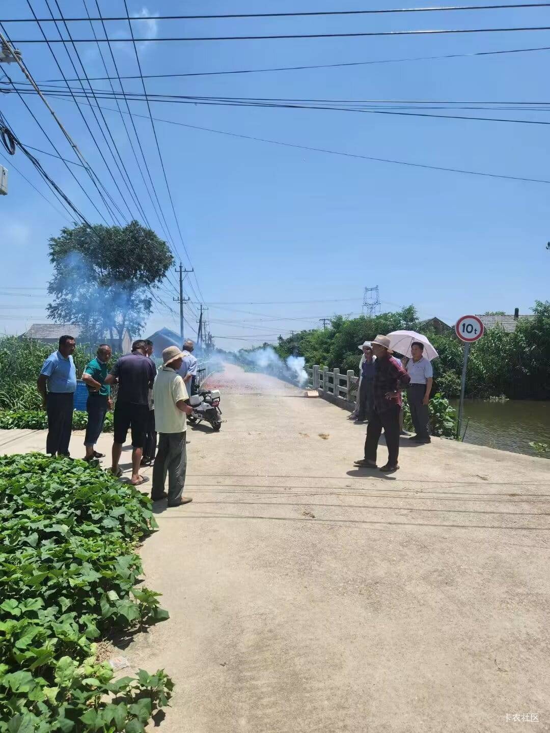 五年外卖衣锦还乡，到场的一人一包.安排。




5 / 作者:卡农无敌帅 / 