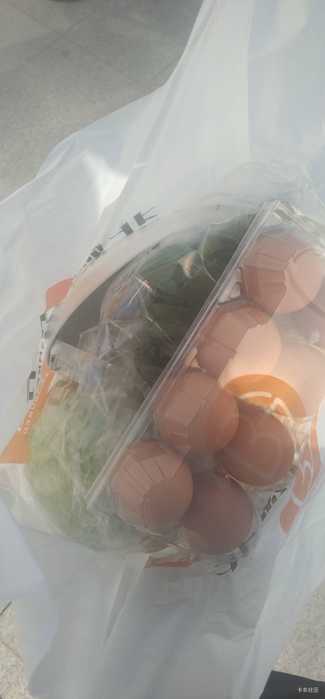 有毛吗？就去超市一趟买点青菜鸡蛋就没41


68 / 作者:伶俐咩 / 