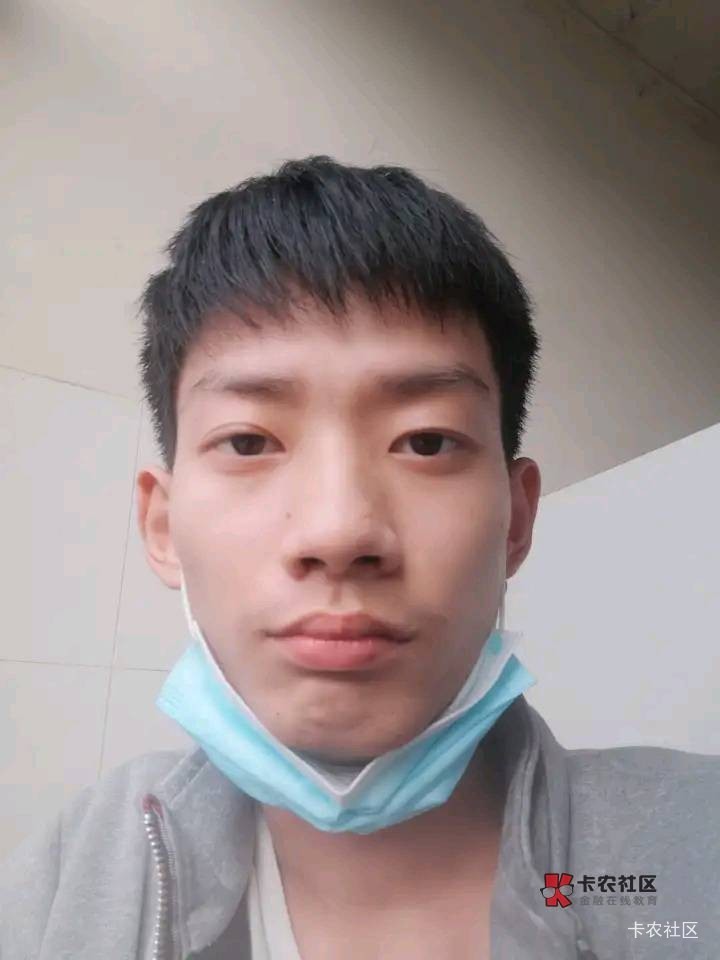 看来大妈真给我拉黑了，工作证明什么的都重新补充了还是不给解封，肯定是看我几乎每笔69 / 作者:挂壁自由 / 