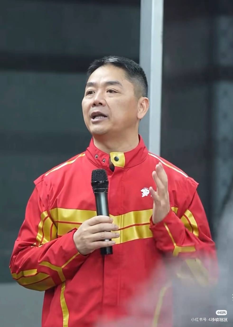 京东秒送全是老头在送外卖，京东的定位不准，地址后面跟备注写的很清楚了就是不看，也41 / 作者:末日躺地哥 / 